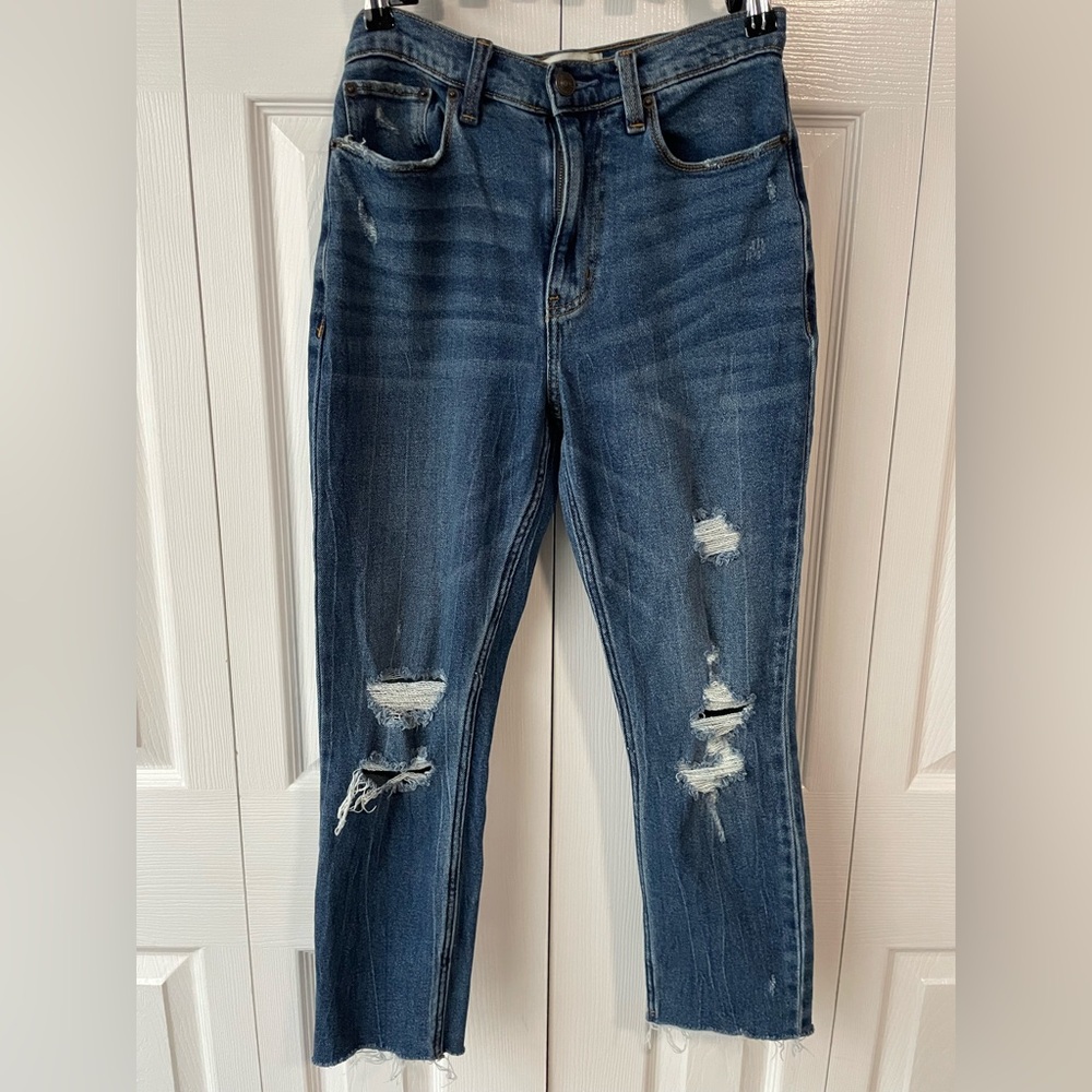 Abercrombie and Fitch mom jeans, high-rise size 0/25 brand new never worn